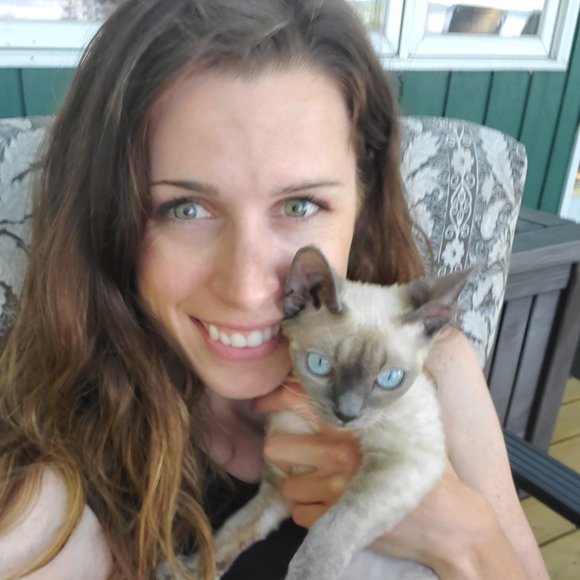 Meet your Posher, Julia - Picture 1 of 3